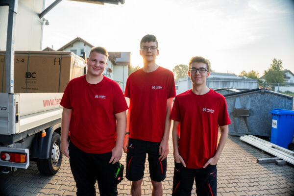 Ausbildung zum Elektroniker (m/w/d) für Gebäude- und Solartechnik Azubi 2 600x400 - Ausbildung zum Elektroniker (m/w/d) für Gebäude- und Solartechnik