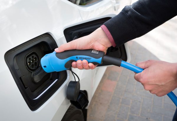 e Mobility Menekes Stecker PlugIn 600x411 - e-Mobilität